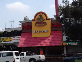 Pollo Feliz Express outside