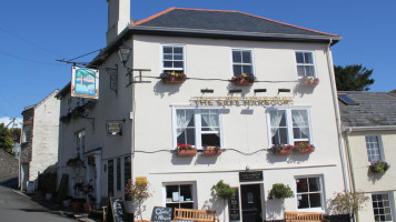 The Safe Harbour Inn outside