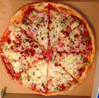 Lilla Pizza food