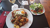 Schwarzer Adler food