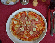 Fellini Risttorante Pizzeria Eiscafe food