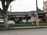 Louisiana Famous Fried Chicken/bates Fish Market outside