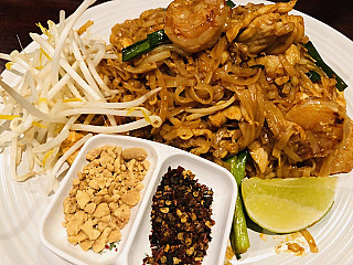 Thai Lao Flavors