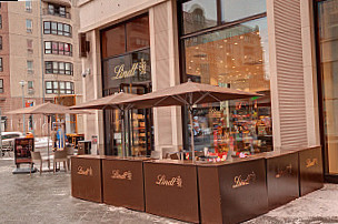 Lindt Boutique Berlin Lp12