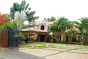 Casa Dorado Villa