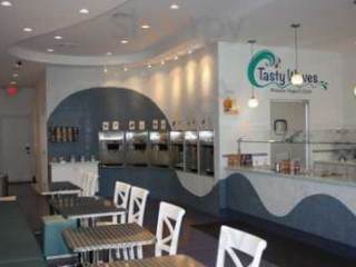 Tasty Waves Frozen Yogurt Cafe