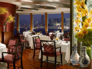 Four Seasons Hong Kong Lung King Heen