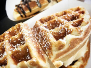 Foxy's Waffle And Sugar Den