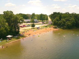 Lakeside Grill Lodging