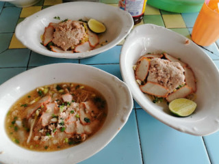 ร้าน ก๋วยเตี๋ยวหมูนายเท้ง