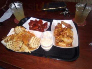 Crossroads Sports Bar Grill