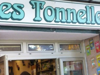 Les Tonnelles