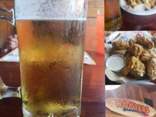 Hooters