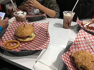 Skyhigh Burgers