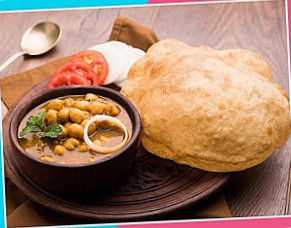 Mahinder De Bhature Chole