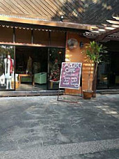 Molek Cafe Boutique