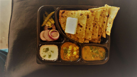 Paneer Prantha Thali