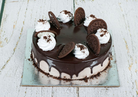 Kitkat Oreo Cake