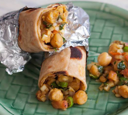 Chatpate Chole Roll