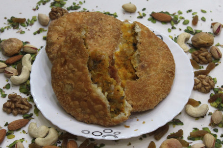 Onion Kachori (1Pcs)