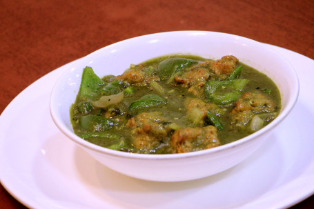 Green Chilli Chicken Gravy (8 Pcs)