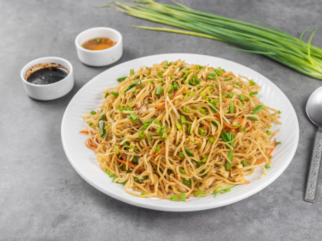 Wok Tossed Veg Hakka Noodles (Large)