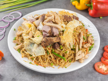 Wok Tossed Mixed Hakka Noodles (Large)