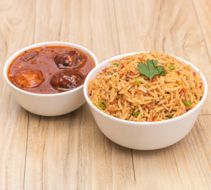 Veg Fried Rice/Chow With Veg Manchurian/Chilli Panner