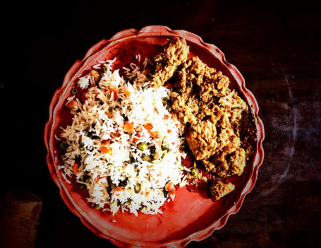 Kashmiri Pulao With Chicken Kosha