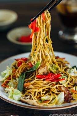 Warzywa Yakisoba (393Kcal)