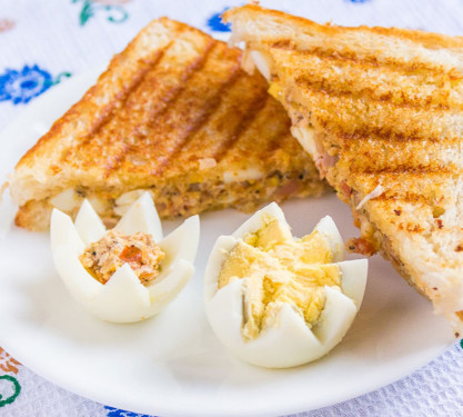 Egg Stuffed King Sandwich