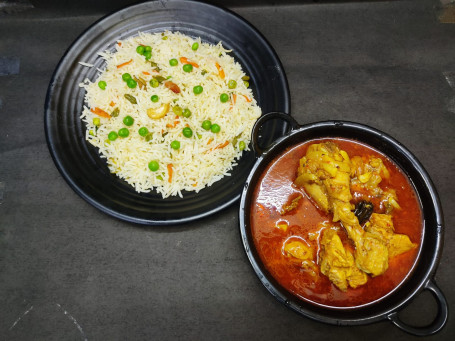 Veg Fried Rice With Ghar Ka Chicken