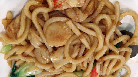 C12. Seafood Chow Mein Hǎi Xiān Cū Chǎo Miàn