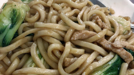 C13. Vegetable Fried Udon Noodle Sù Cài Cū Chǎo Miàn