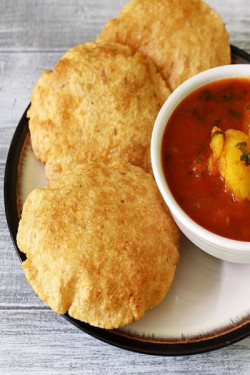 4 Daal Puris With Sabji