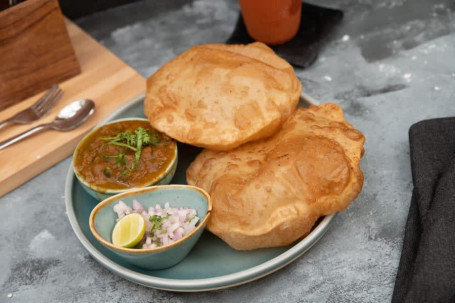 Poori Bhaji (2 Pooris)