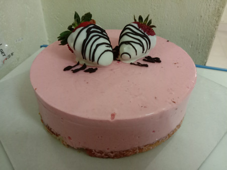 Strawberry Mousse Cake(500Gms)