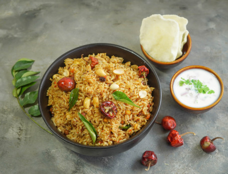 Puliyodarai (Tamarind Rice) ,Temple Style