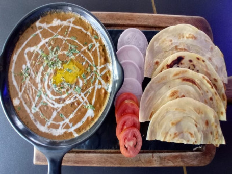 Dal Makhani With Malabari Paratha