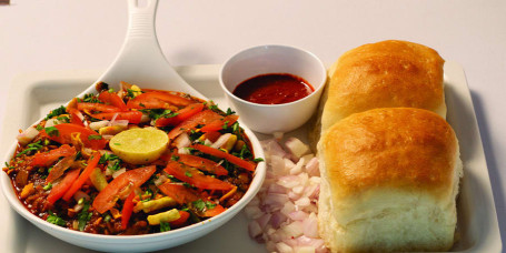 Mumbaiya Fry Misal Pav