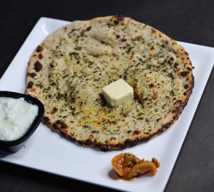 Paneer Paratha With Butter 1 Pc)