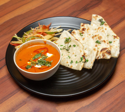 Onion Naan With Tomato Gravy