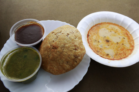 Kadhi Pyaaz Kachori