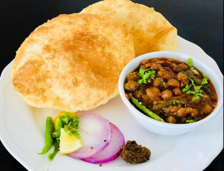 Pindi Chole Bhature