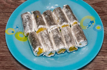 Kaju Pista Rolls