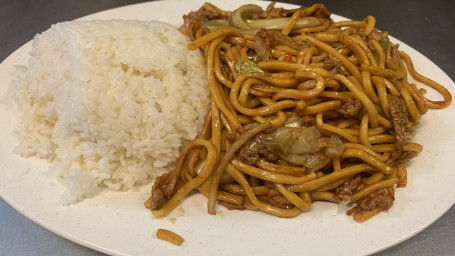 L32. Specjalny Lunch Z Wołowiną Lo Mein