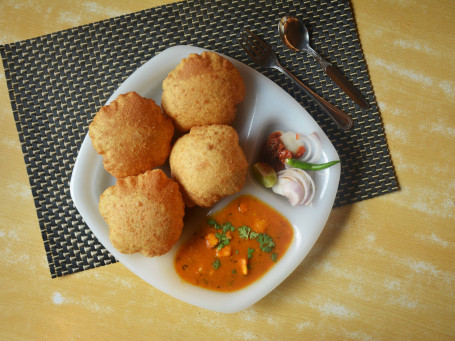 Poori Sabji (4Pcs)