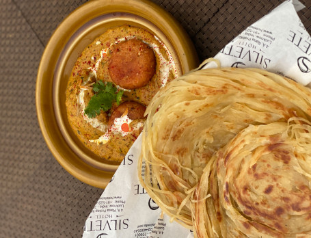 Aloo Akbari Dhakai Paratha