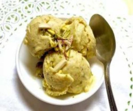 Vanila Ice Cream With Kesar Badam Crush