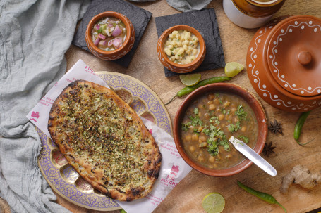 Amritsari Special Kulcha-Maida